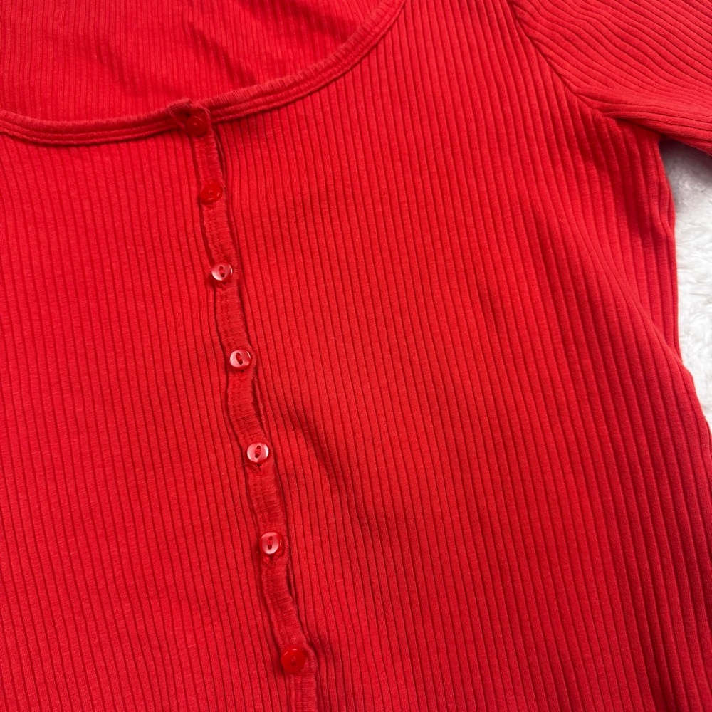 H&M Red Ribbed Button-Down Top - Picture 2 of 6